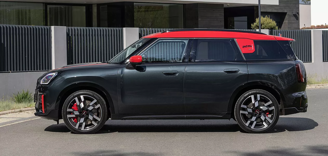 MINI Countryman JCW ALL4 — вид сбоку