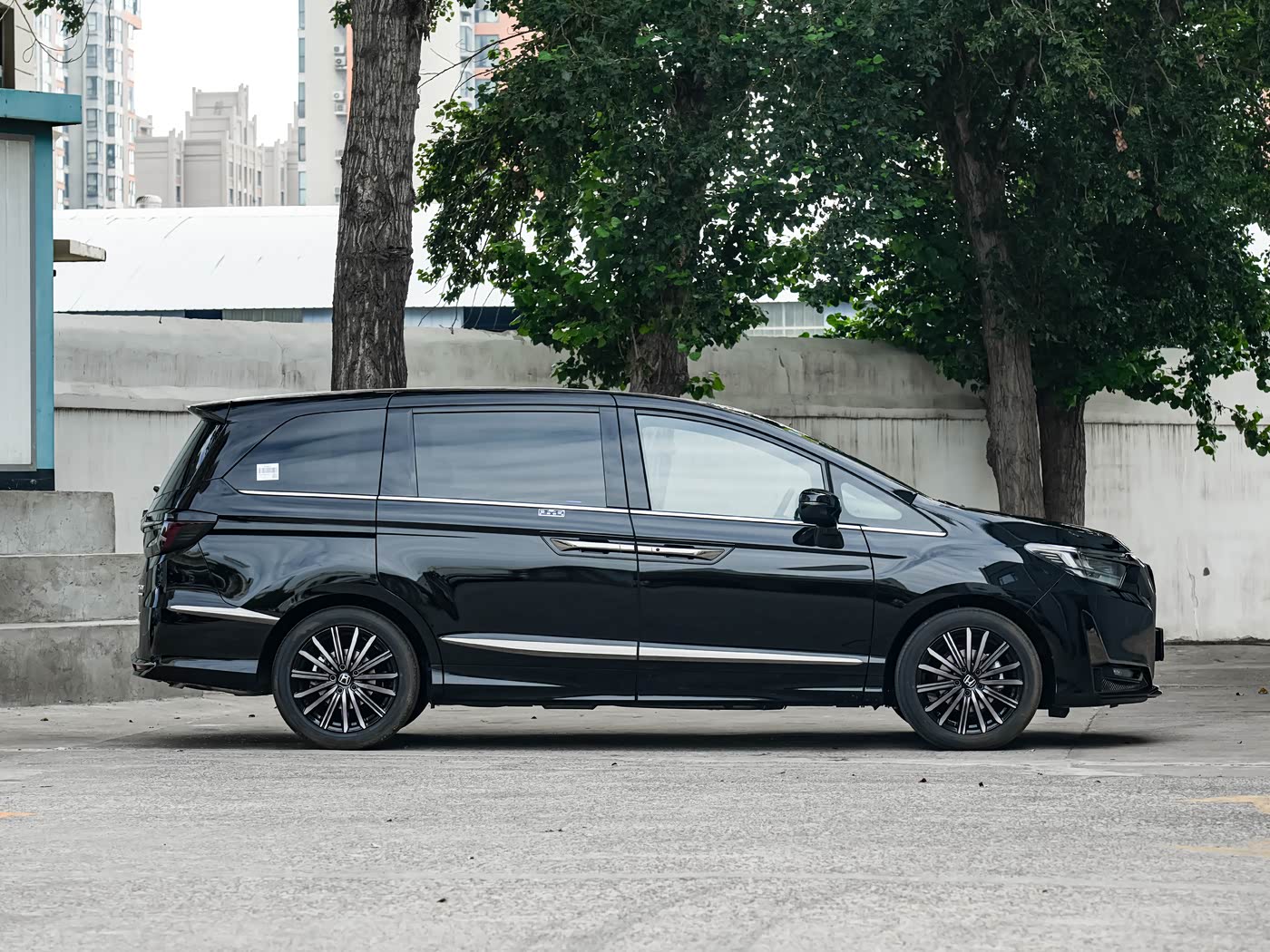 Honda Elysion 2025 года
