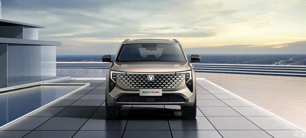 Changan CS55PLUS — вид спереди