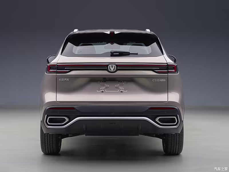Changan CS55PLUS — вид сзади