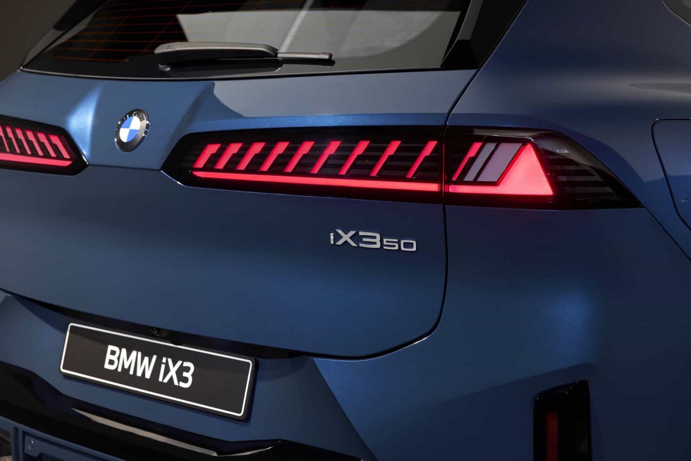 Задние фонари BMW iX3 2026 года