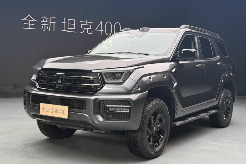 Tank 400 PHEV на площадке автодилера в Китае. Фото: Sohu