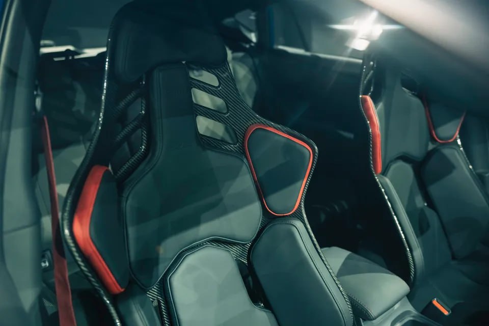 Салон Subaru WRX STI