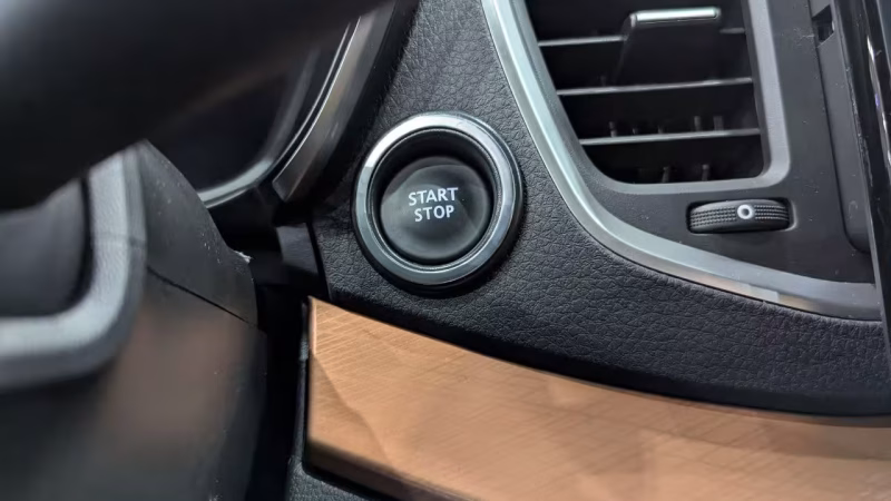 Кнопка Старт/Стоп на Lada Vesta SW Cross