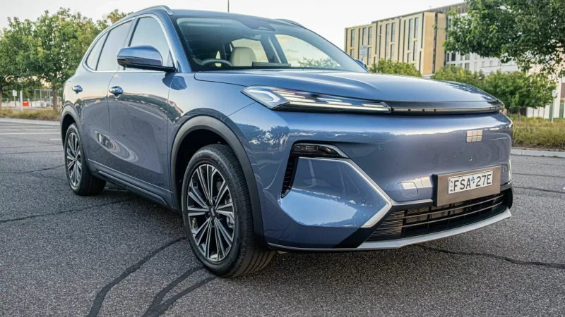 Обзор Geely Starray EM-i 2026: гибрид, который в Австралии дешевле RAV4 на $5000, но ощущается вдвое дороже