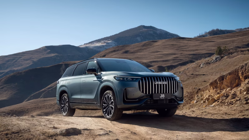 Флагманский кроссовер Jaecoo J8 преодолел отметку в 15 000 проданных автомобилей в России