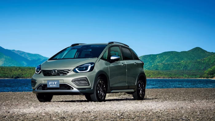 Honda Fit обновился в Японии: гибрид e:HEV получил полный привод, а RS стала только электрической