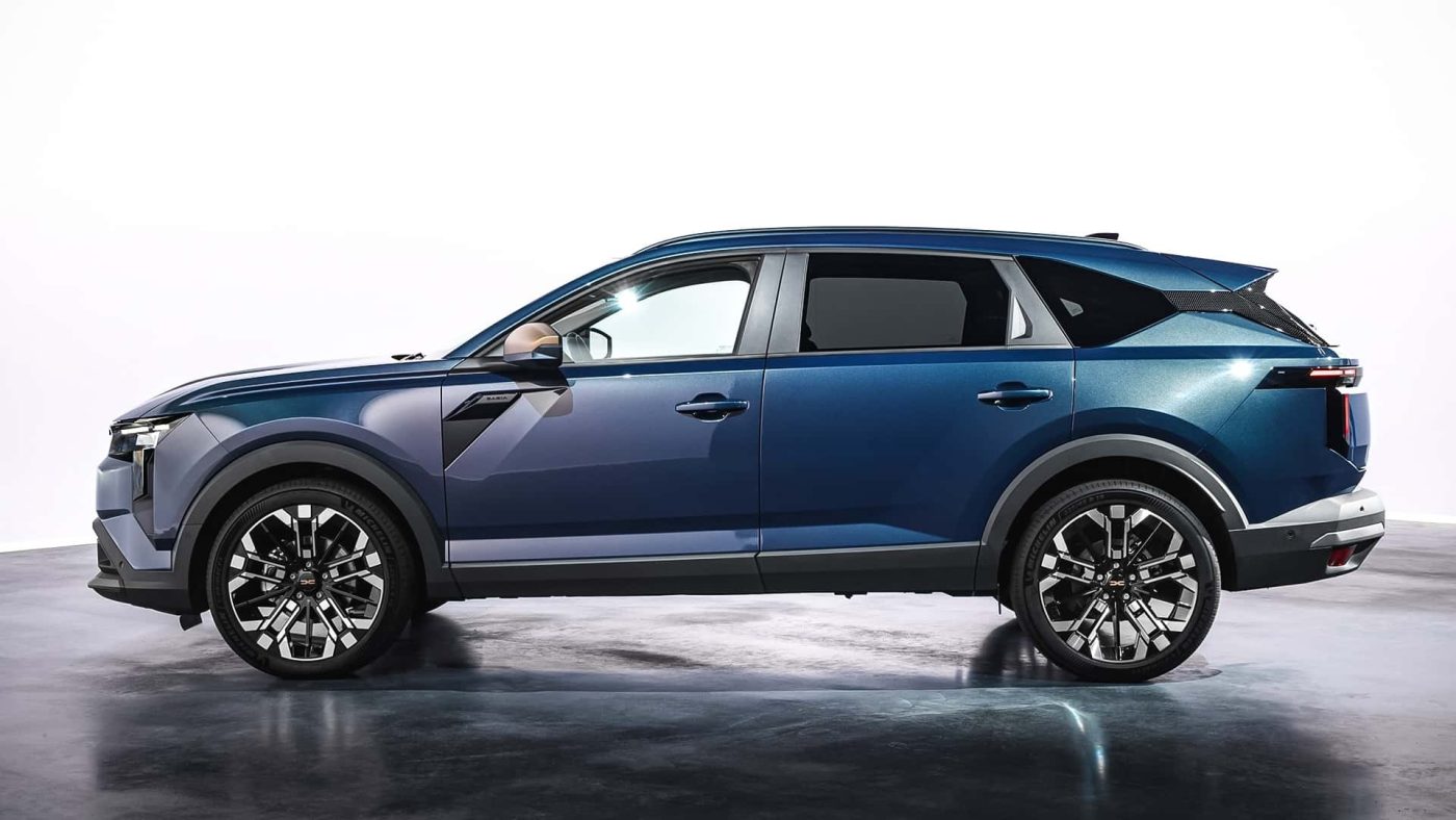 Dacia Striker — вид сбоку