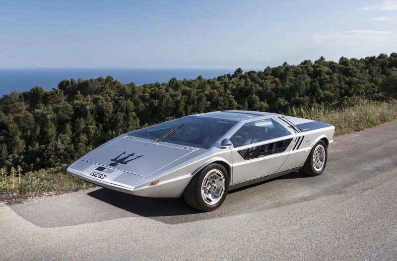 Бумеранг, который не вернулся: как концепт Maserati Boomerang 1971 года до сих пор выглядит как корабль пришельцев