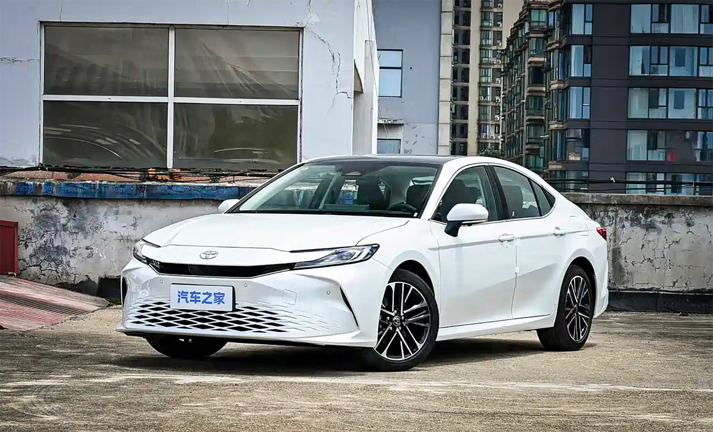 Представлена Toyota Camry 2027: 197 л.с. с расходом 4,5 л/100 км и топовым оснащением — за 170 тысяч юаней (2,2 млн рублей)